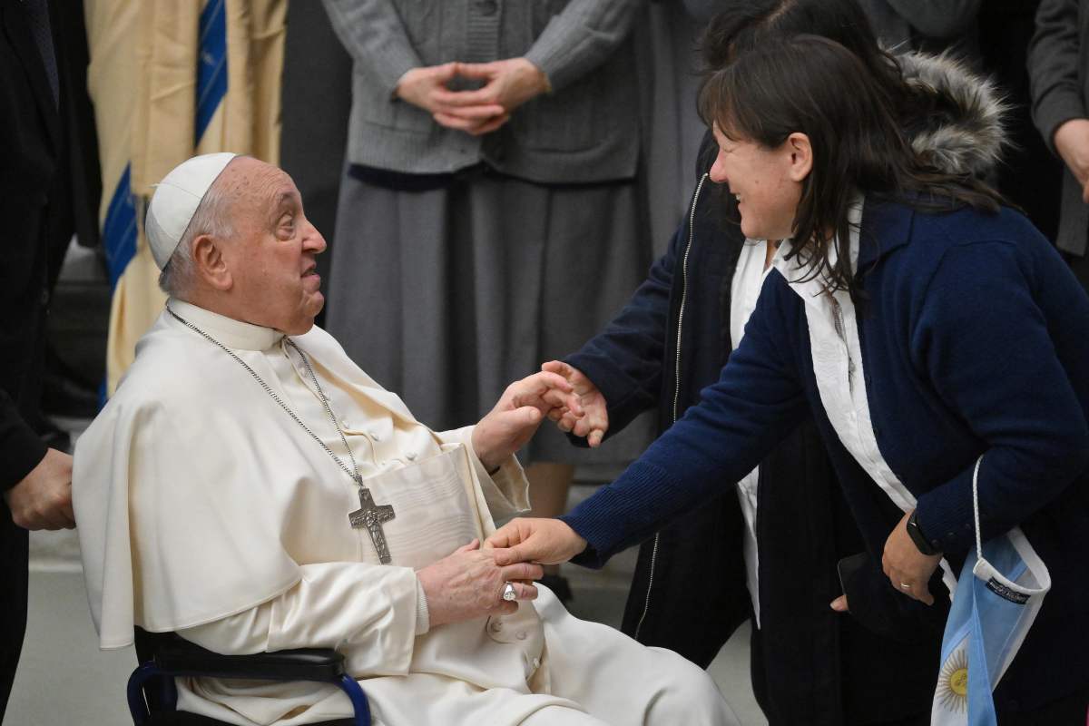 Come sta Papa Francesco? Situazione critica e prognosi riservata, ma c’è una novità positiva