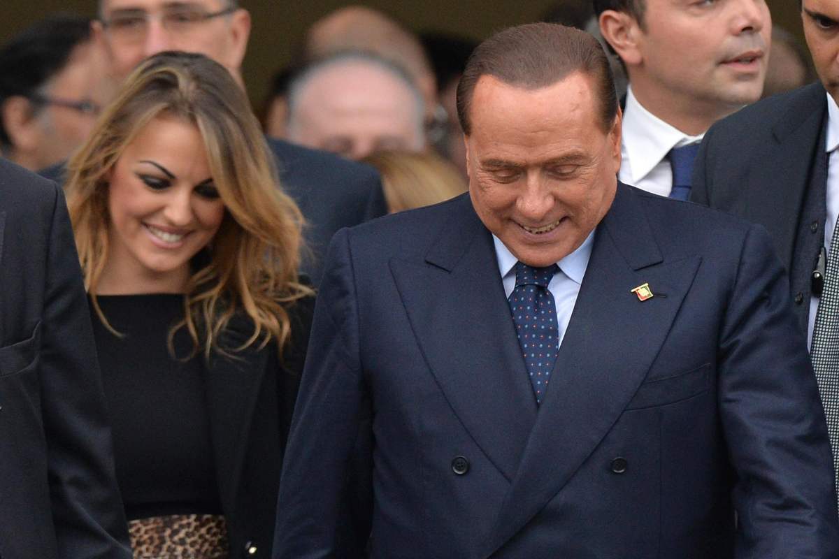 francesca pascale e silvio berlusconi sorridenti