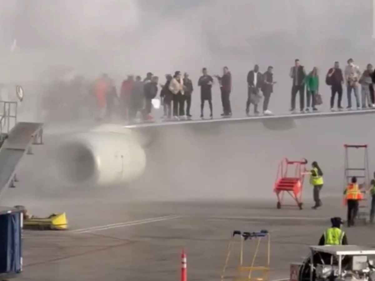 “Passeggeri in piedi sull’ala”, aereo a fuoco: è il sesto incidente grave in tre mesi. Cosa sta accadendo nei cieli Usa?