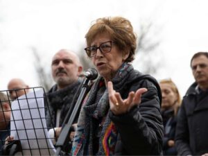 Daria Bonfietti durante la manifestazione contro l'archiviazione delle inchieste sulla strage di Ustica