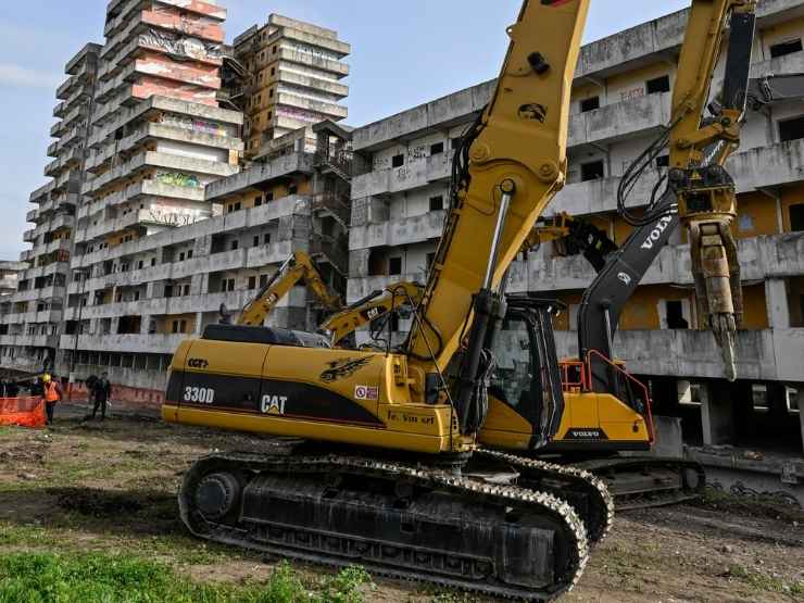 Demolizione Vele ReStart Scampia