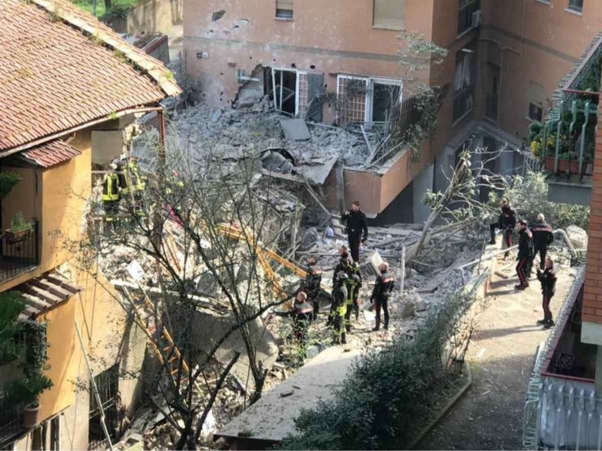 Ultim’ora a Roma, crolla palazzina dopo un’esplosione: cosa sappiamo fino a questo momento