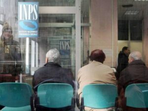 Pensionati attesa ufficio Inps