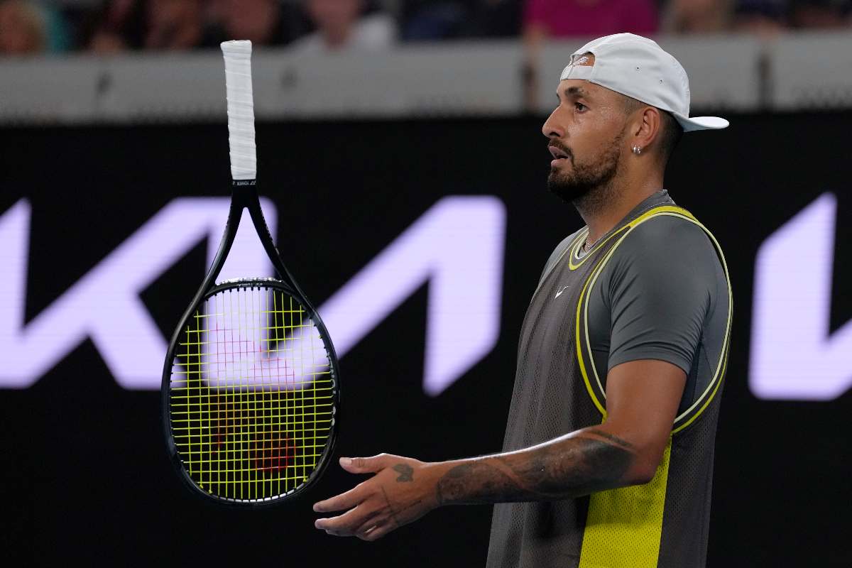 Kyrgios non la finisce più, l’ultimo attacco a Sinner ha superato il limite