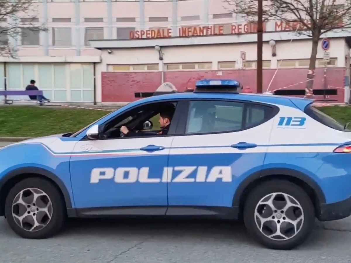 Polizia Save the baby