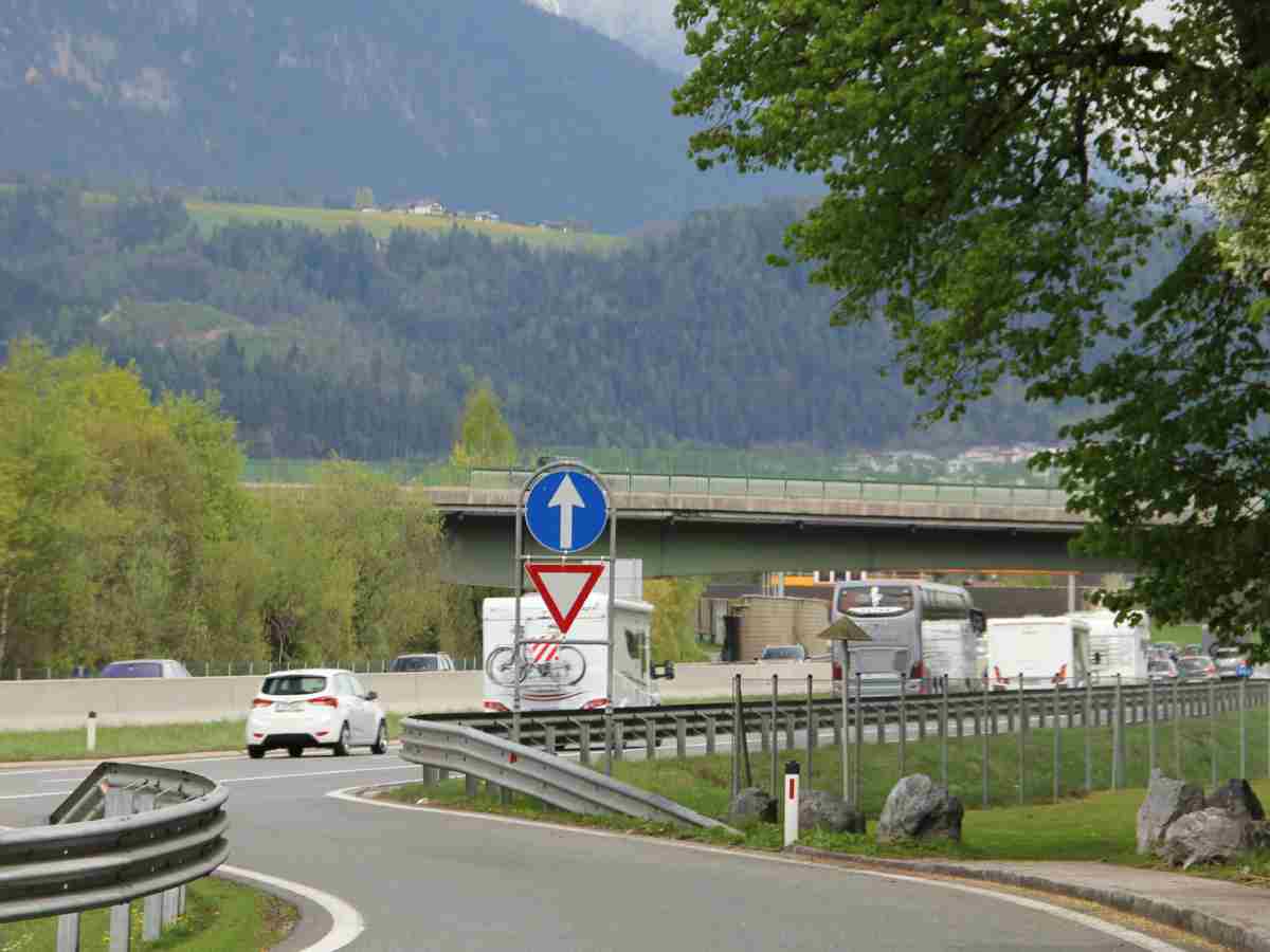 Lo svincolo di un'autostrada italiana