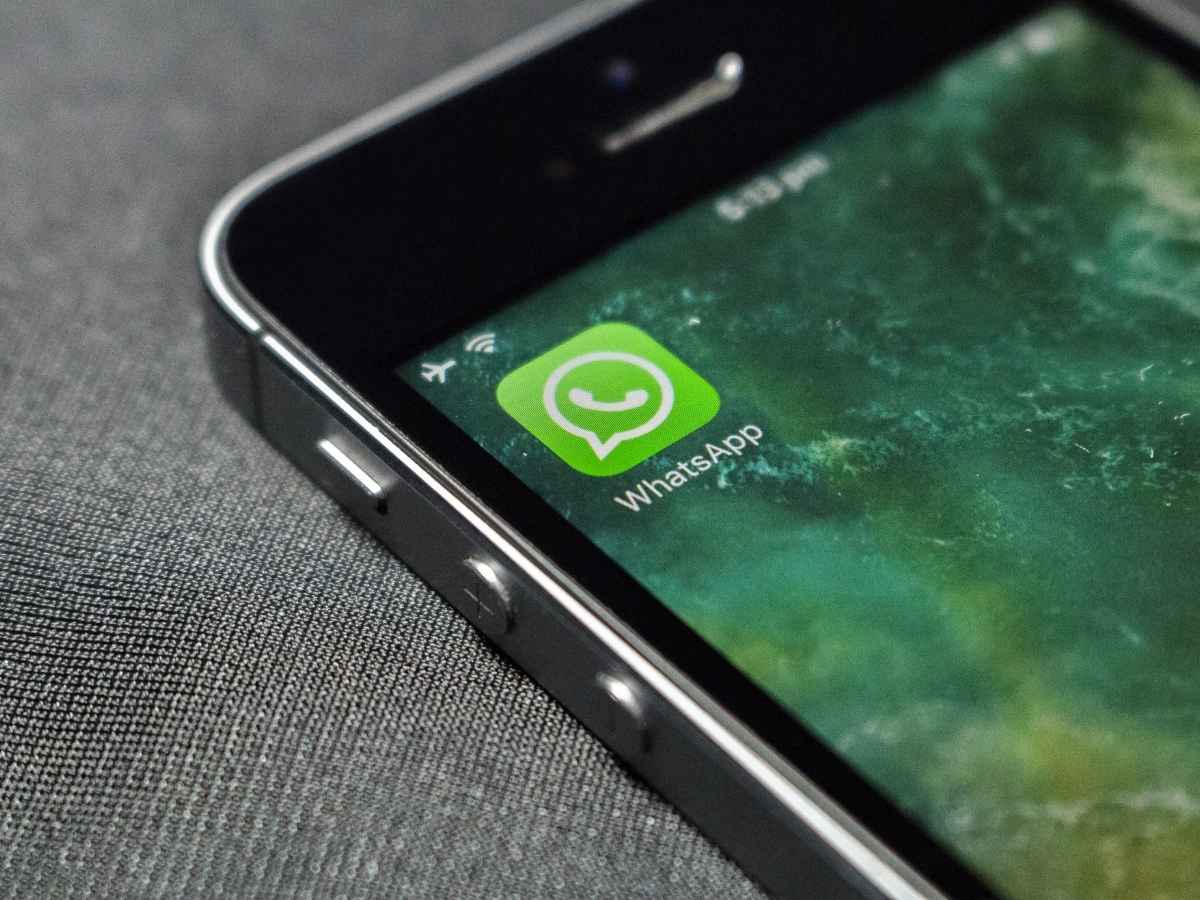 L'icona di Whatsapp su un iPhone vecchio