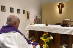 papa francesco in chiesa