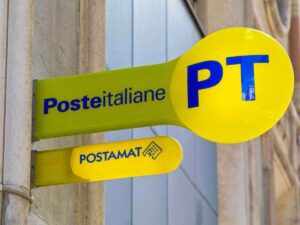 Logo Poste Italiane: insegna di un ufficio postale